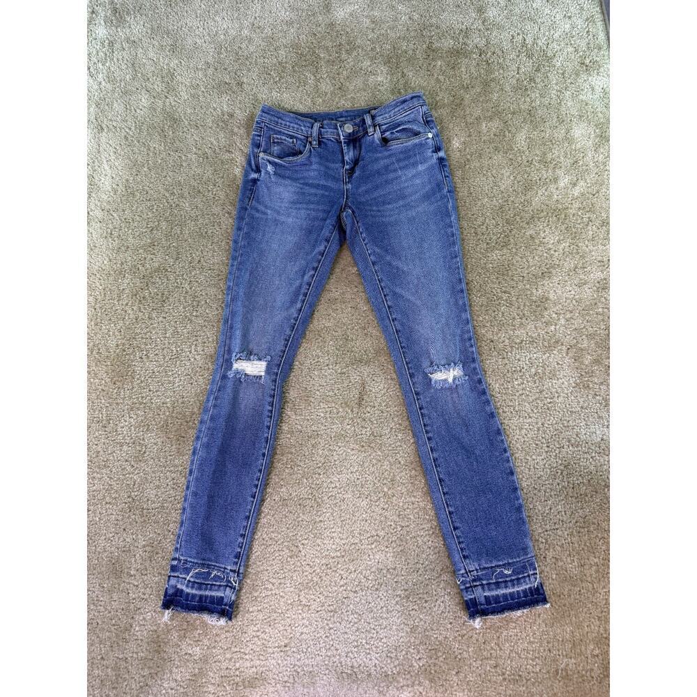 Blank NYC The Reade Crop Women's Size 24 Jeans Frayed Hem Distressed Blue D638